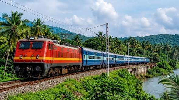 रेल्वे गाड्यांना आणखी मुदतवाढ